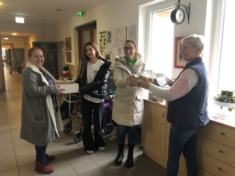 Az Aranykor Idősek Otthonában idén is változatos programokkal telt az adventi készülődés